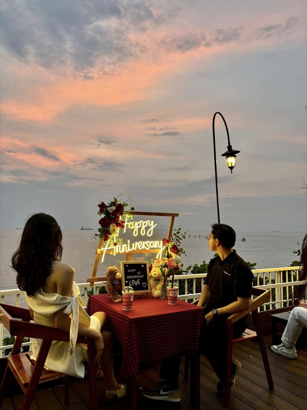 Quán cà phê OASIS SEA trên đường Trần Phú (Nguồn: OASIS SEA)